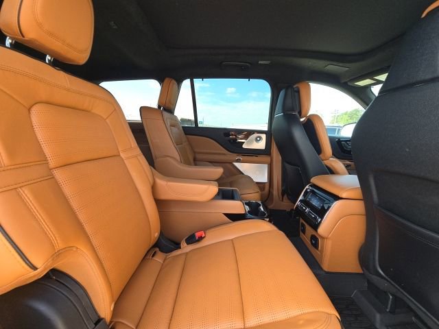 Used 2023 Lincoln Aviator Black Label w/ Dynamic Handling Package image 15
