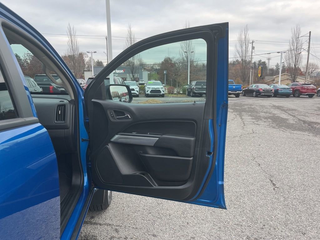 Used 2022 Chevrolet Colorado LT w/ LT Convenience Package image 16