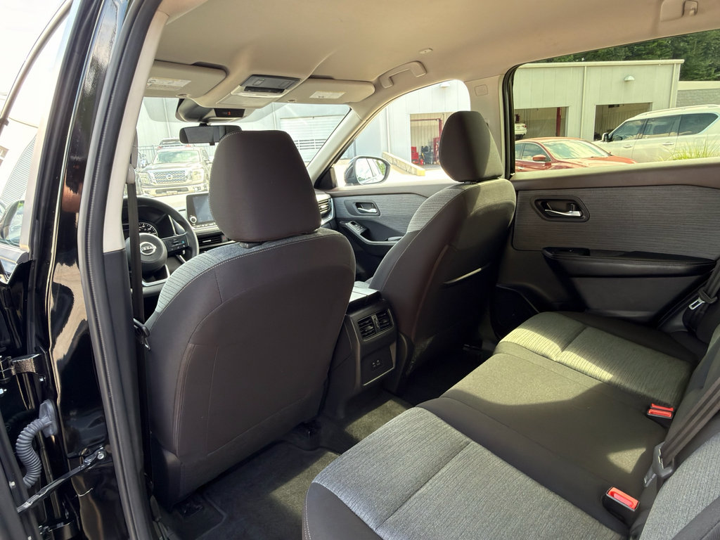 Certified 2023 Nissan Rogue SV FWD image 20