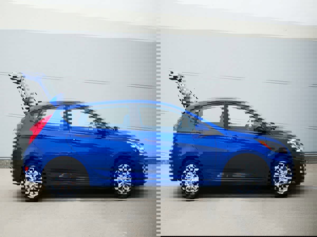 Used 2013 Hyundai Accent GS image 1