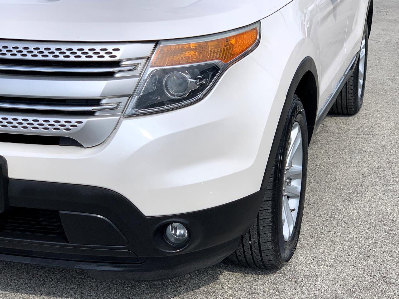 Used 2015 Ford Explorer XLT w/ Equipment Group 202B AWD/4WD image 46