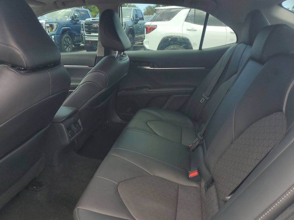 Used 2020 Toyota Camry XSE FWD image 12