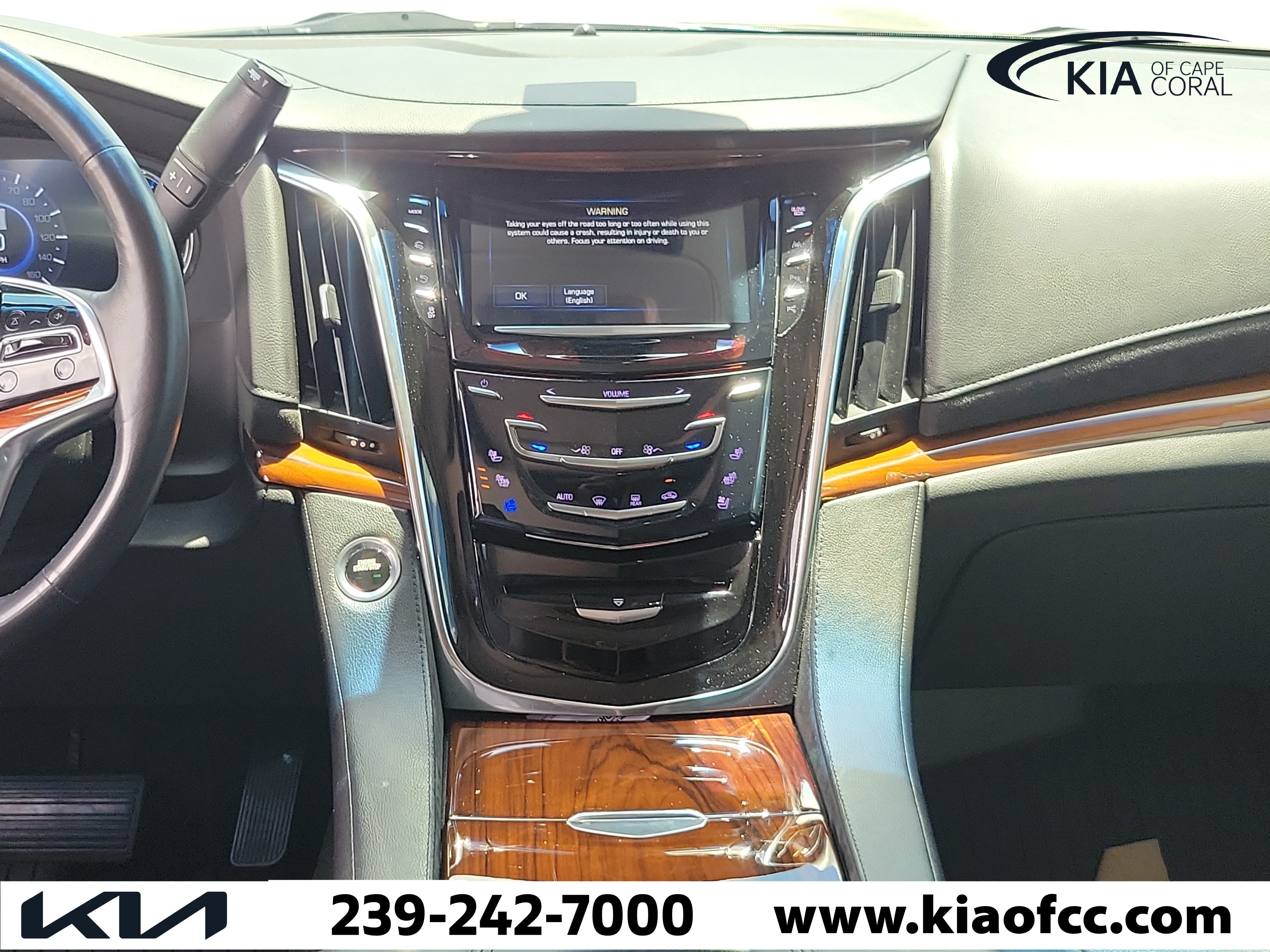 Used 2017 Cadillac Escalade Premium Luxury AWD/4WD image 20