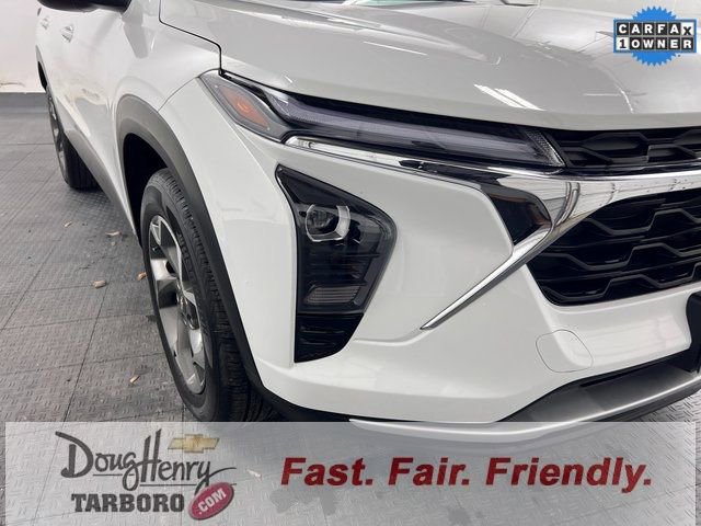 Used 2025 Chevrolet Trax LT w/ LT Convenience Package image 9