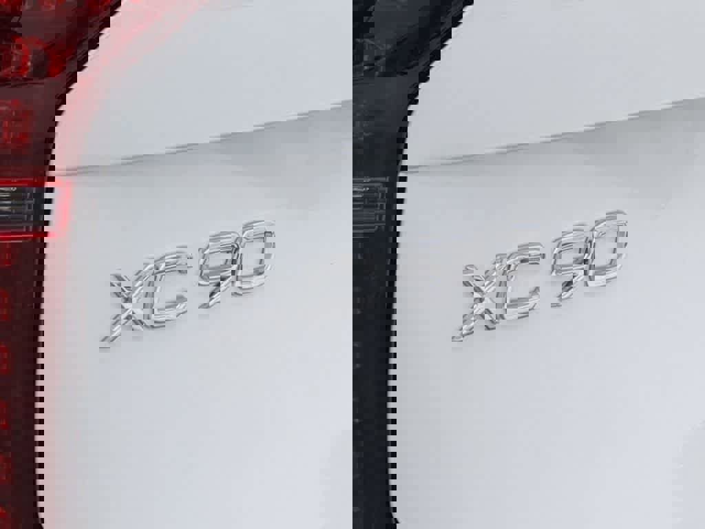 New 2025 Volvo XC90 B5 Plus w/ Protection Package Premier image 12