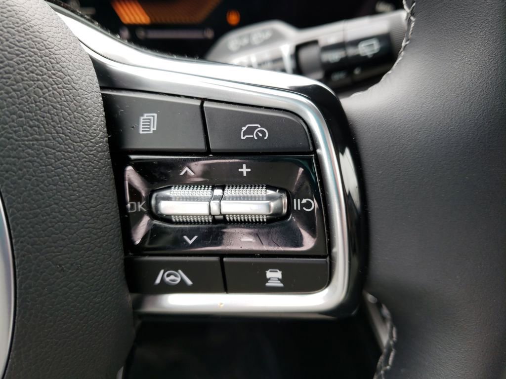 New 2025 Kia Sorento EX image 13