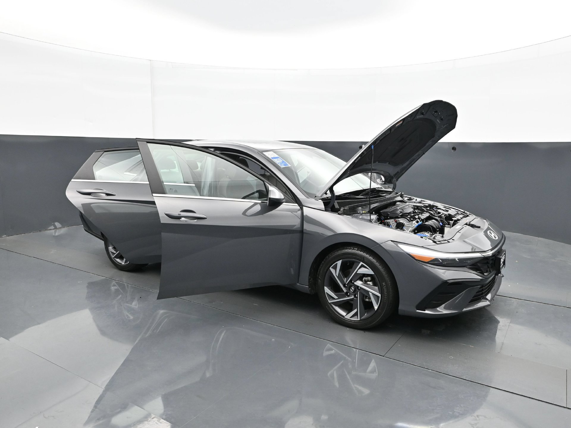 Used 2025 Hyundai Elantra SEL FWD image 39