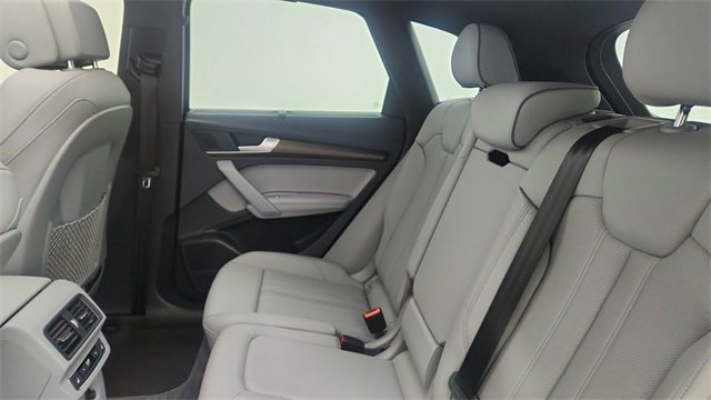Used 2024 Audi Q5 e Prestige w/ Prestige Package image 31