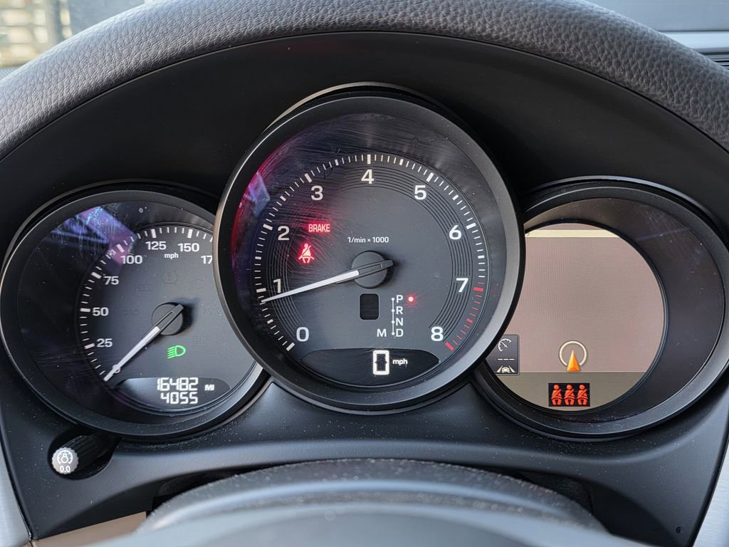 Used 2024 Porsche Macan image 9