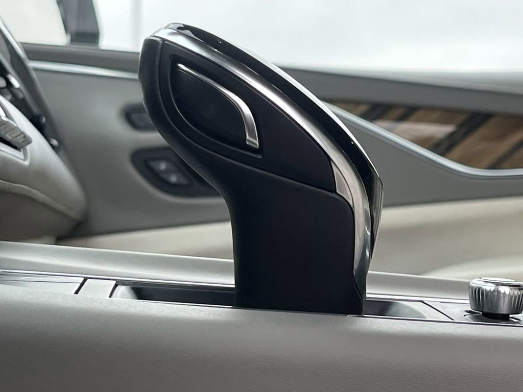 Used 2022 Cadillac Escalade ESV Premium Luxury Platinum w/ Heavy-Duty Trailer Package image 40