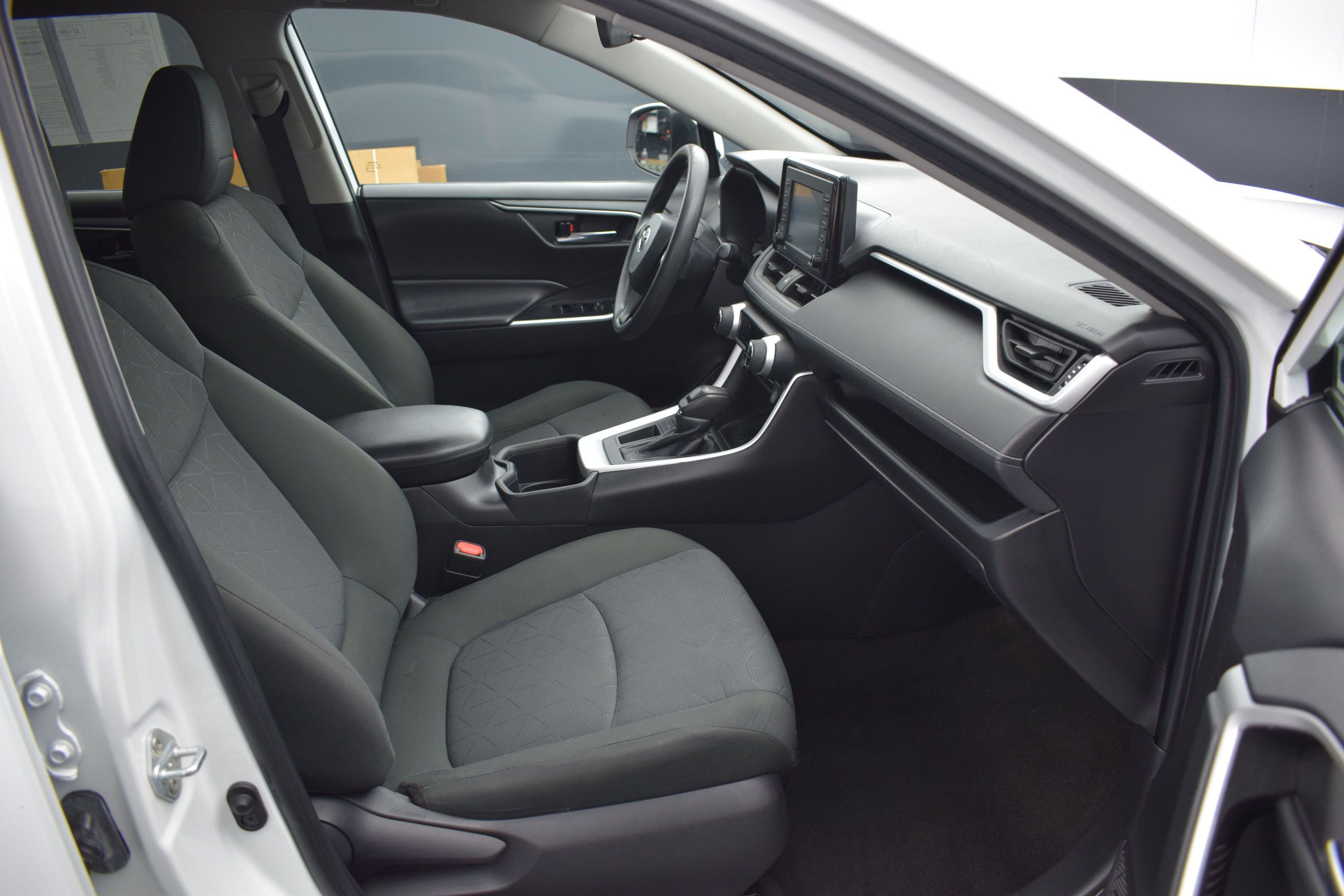 Used 2022 Toyota RAV4 XLE FWD image 10