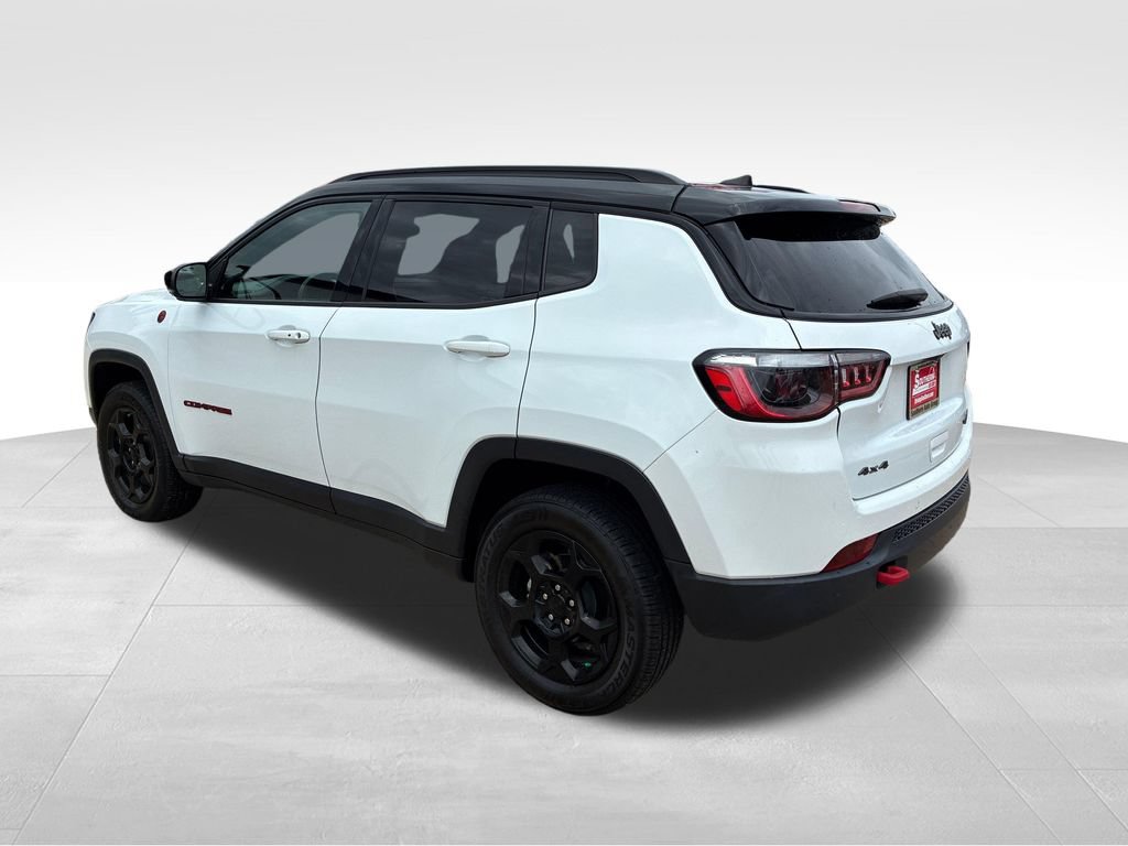 Used 2024 Jeep Compass Trailhawk AWD/4WD image 3