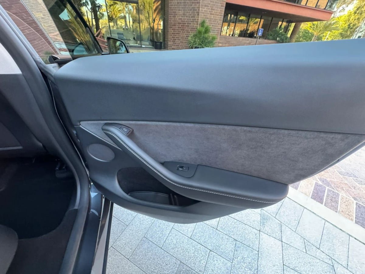Used 2023 Tesla Model Y Long Range AWD/4WD image 26