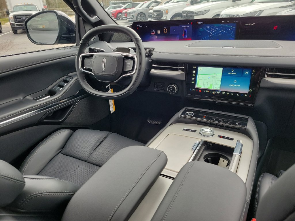 New 2026 Lincoln Navigator Reserve w/ Jet Appearance Package AWD/4WD image 13