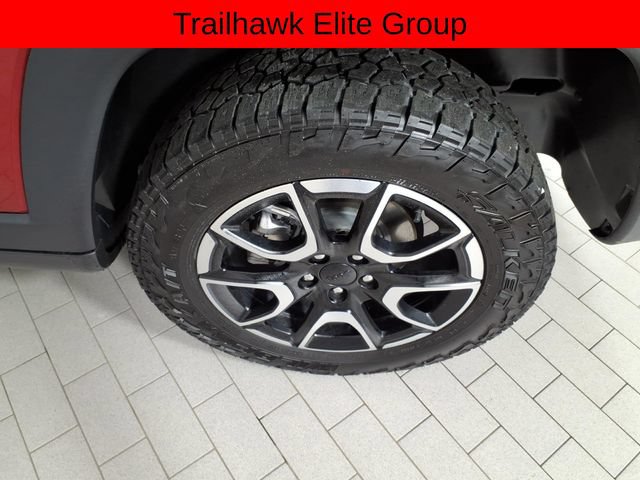 Used 2024 Jeep Compass Trailhawk w/ Trailhawk Elite Group AWD/4WD image 8
