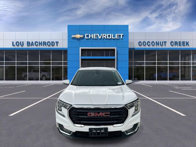 Used 2024 GMC Terrain SLE AWD/4WD image 3