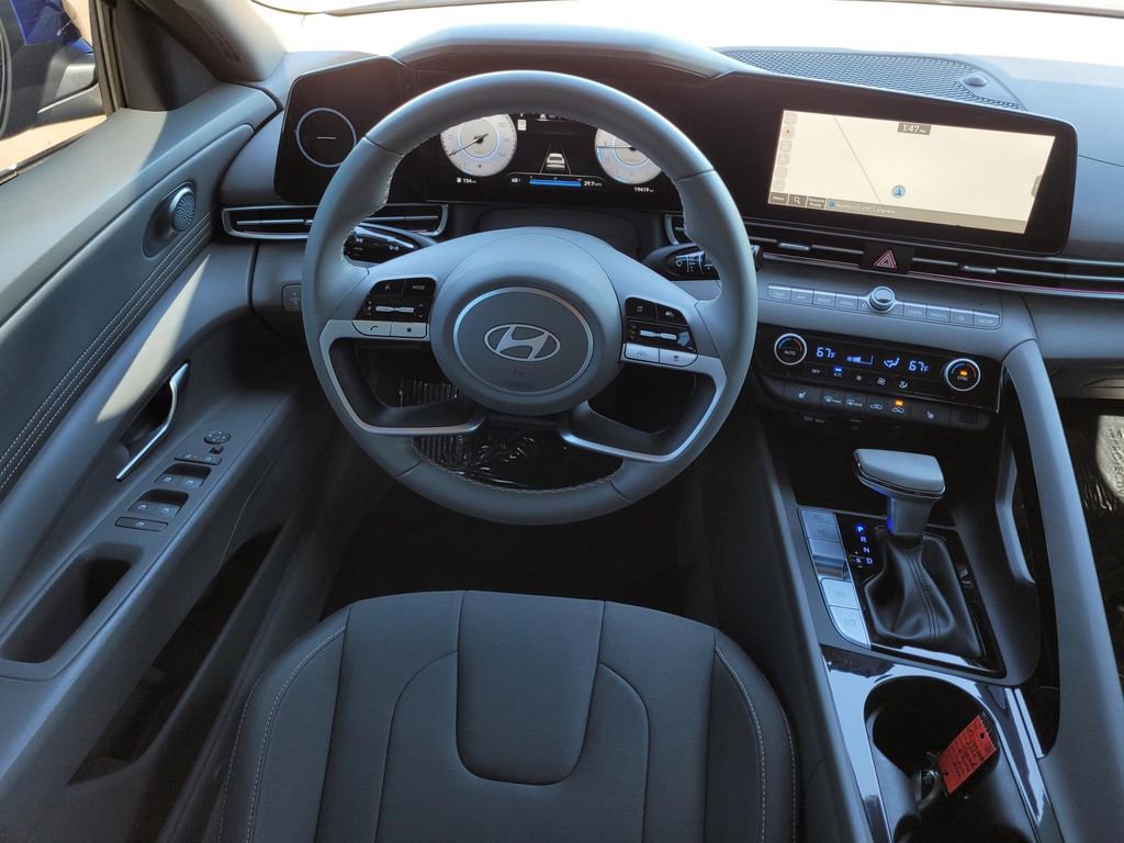 Used 2024 Hyundai Elantra SEL w/ Convenience Package image 14