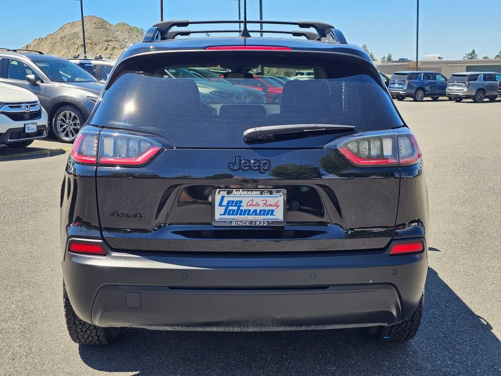 Used 2021 Jeep Cherokee Latitude Plus AWD/4WD image 6