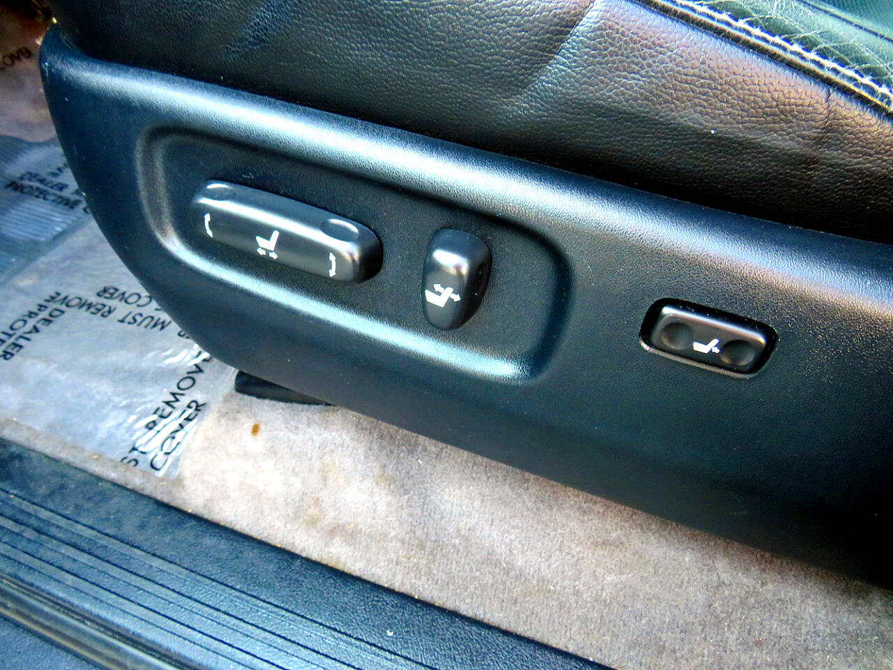 Used 2015 Toyota Land Cruiser image 17