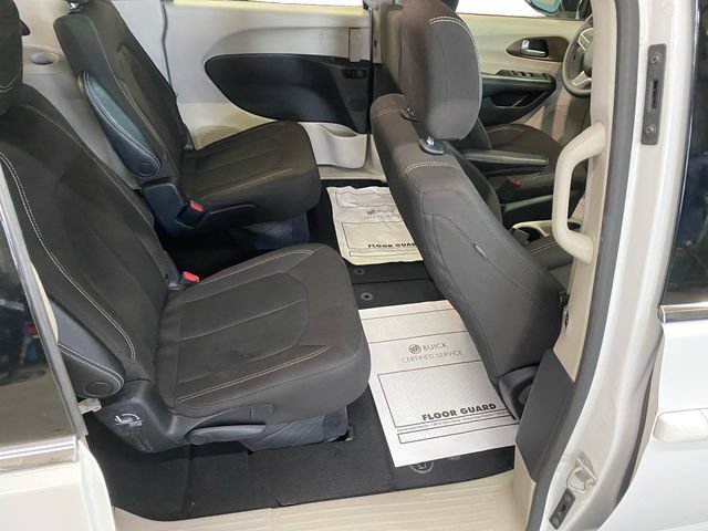 Used 2023 Chrysler Voyager LX FWD image 18
