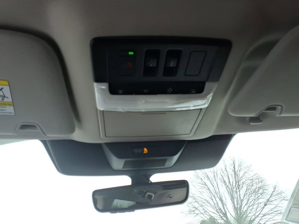 New 2026 Nissan Pathfinder Platinum image 24