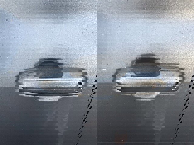 Used 2023 Toyota Highlander XLE image 18