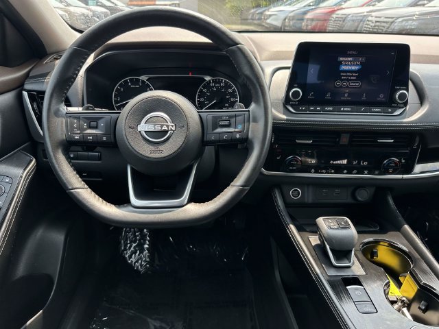 Used 2023 Nissan Rogue SL AWD/4WD image 3