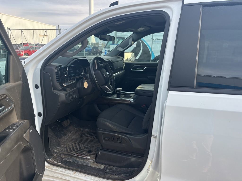 Used 2024 Chevrolet Silverado 1500 LT Trail Boss w/ Convenience Package II AWD/4WD image 13