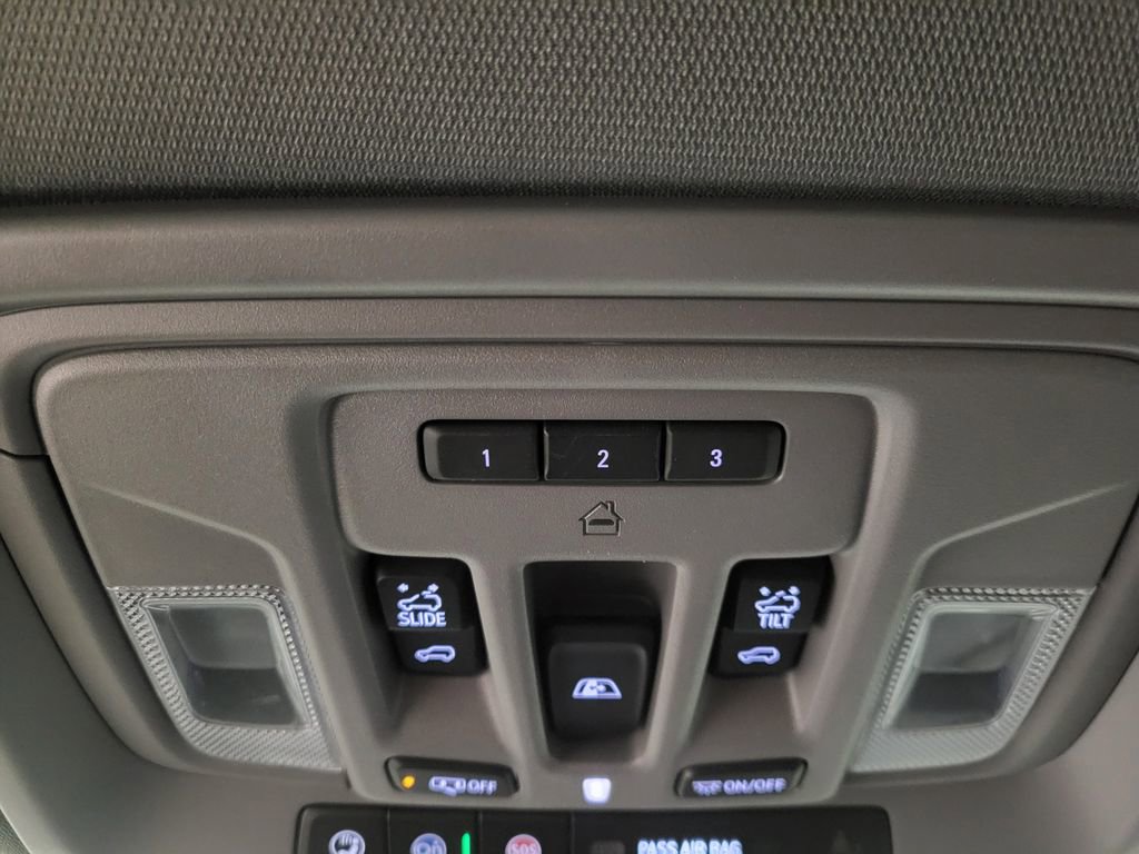 Used 2025 Chevrolet Silverado 1500 LTZ w/ LTZ Premium Package image 18