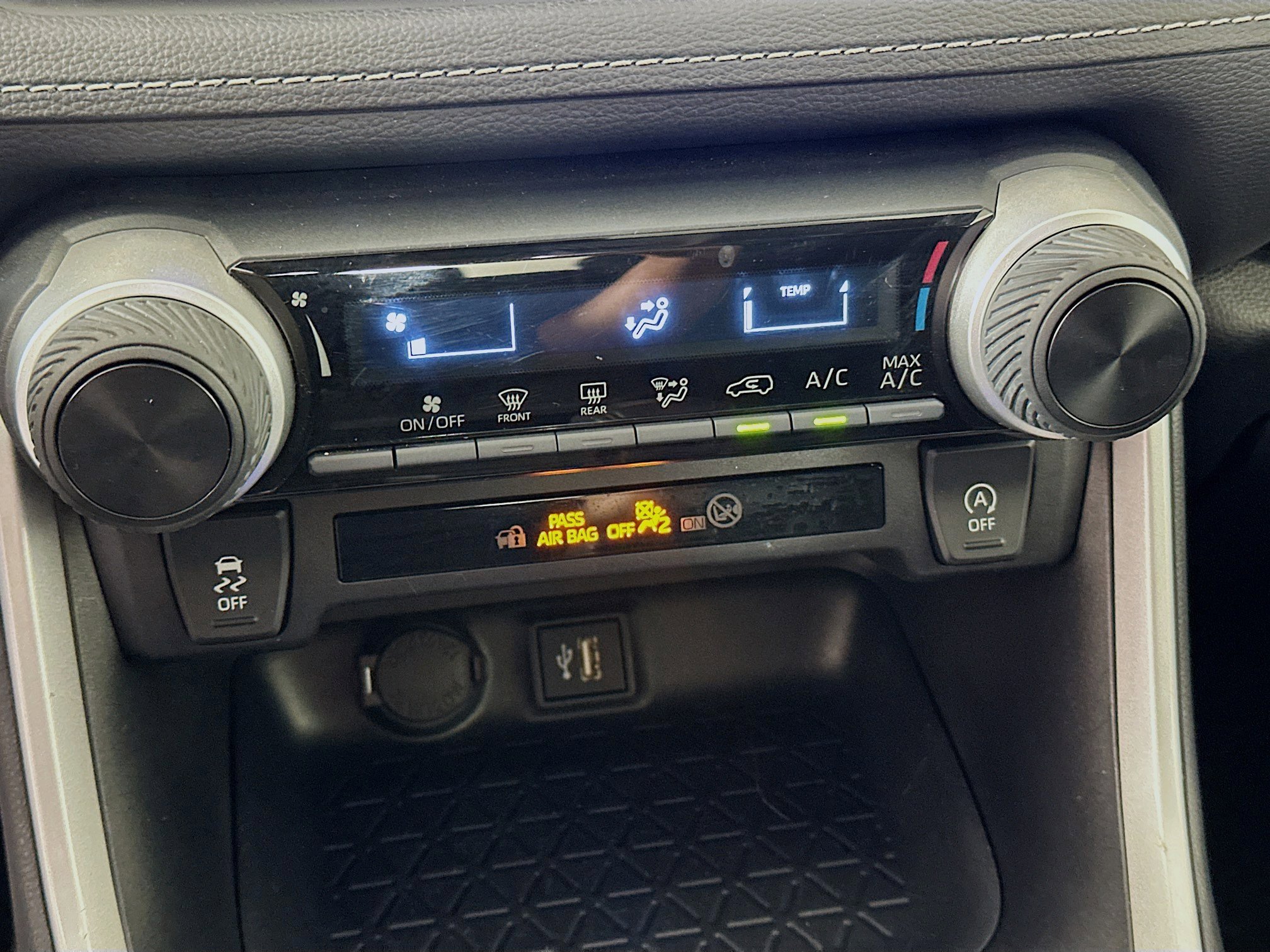 Used 2025 Toyota RAV4 LE image 22