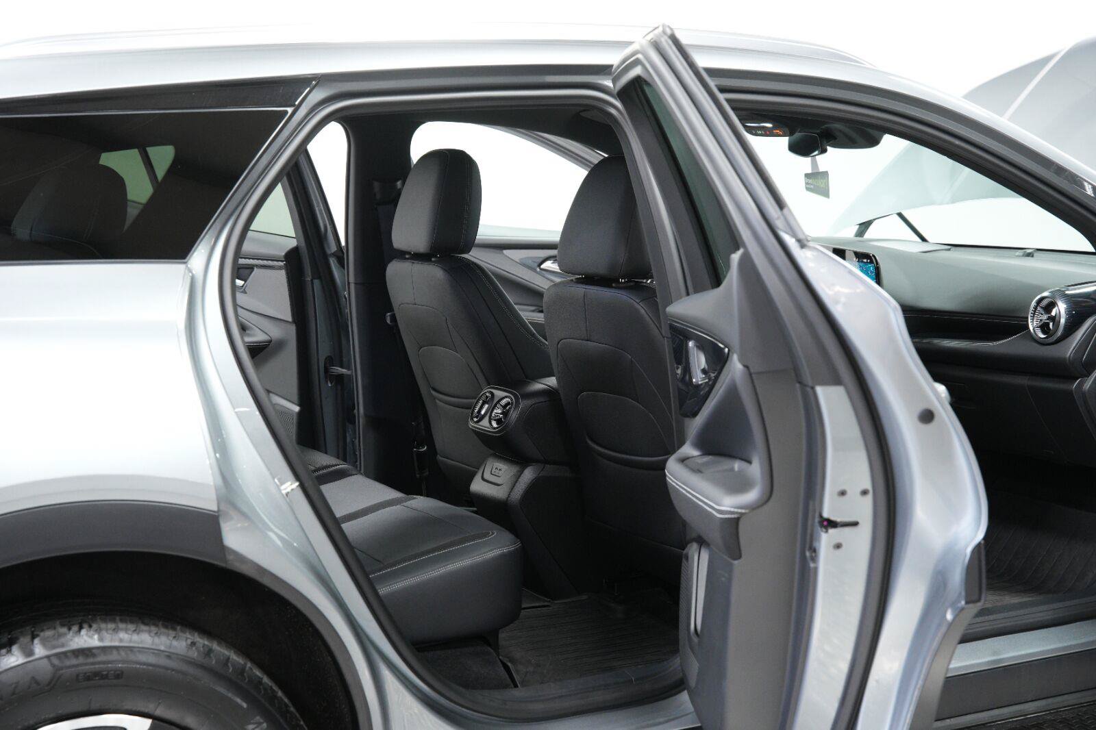 Certified 2024 Chevrolet Blazer EV LT AWD/4WD image 13
