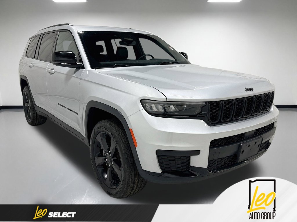 Used 2023 Jeep Grand Cherokee L Laredo AWD/4WD image 5