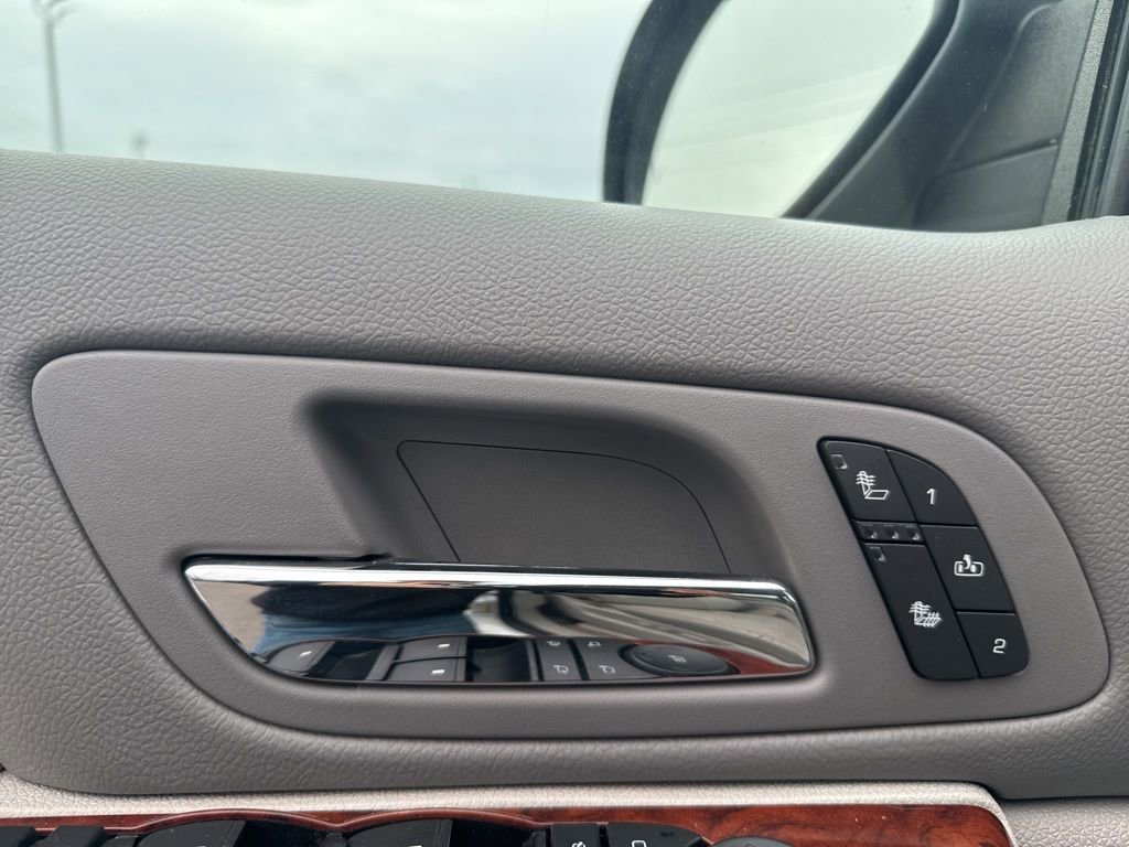 Used 2014 GMC Yukon XL SLT w/ SLT-2 Equipment Package image 11