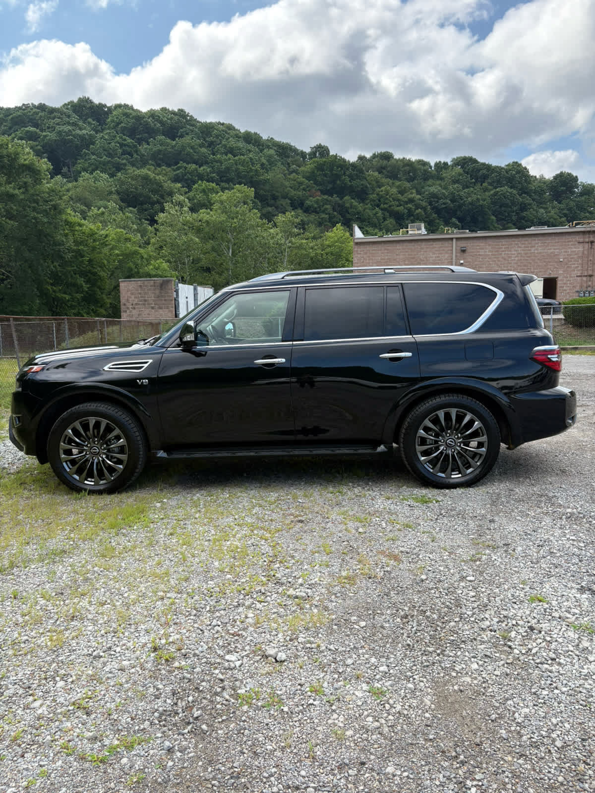 Used 2022 Nissan Armada Platinum w/ Captain's Chairs Package AWD/4WD image 6