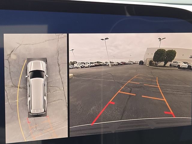 New 2025 Chevrolet Suburban Premier image 4