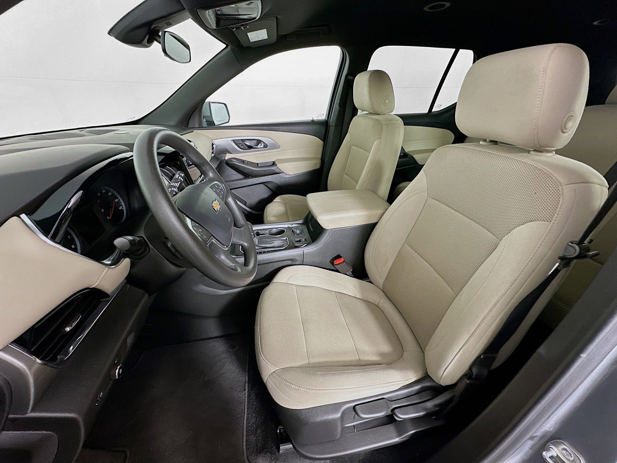 Used 2023 Chevrolet Traverse LS w/ Safety Package image 13