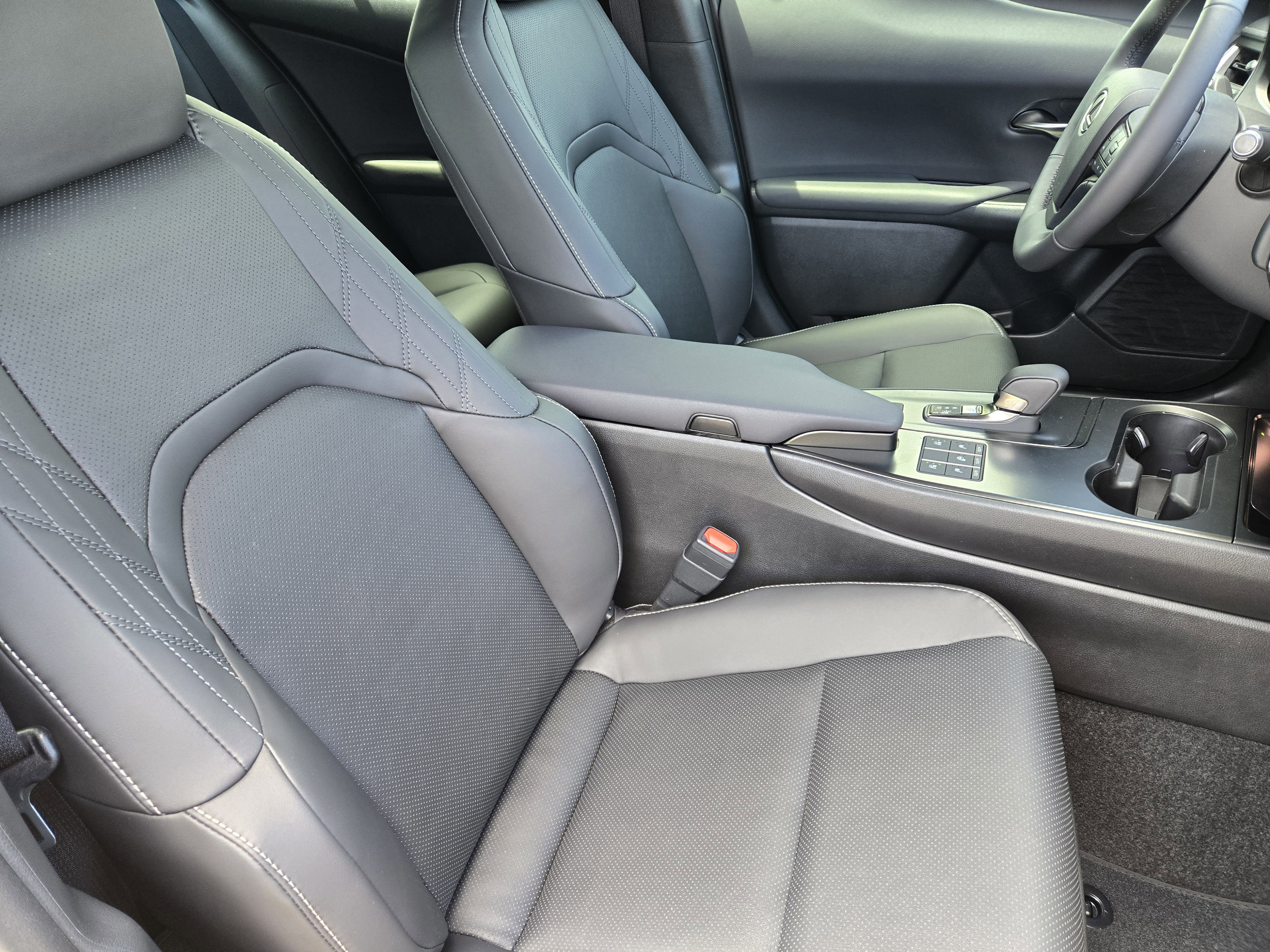 New 2026 Lexus UX 300h FWD image 6