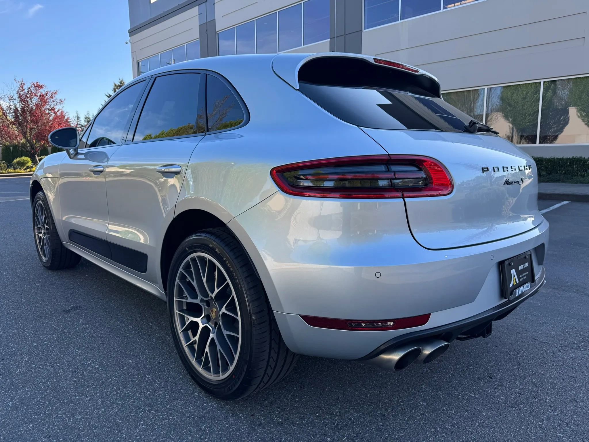Used 2017 Porsche Macan S AWD/4WD image 7