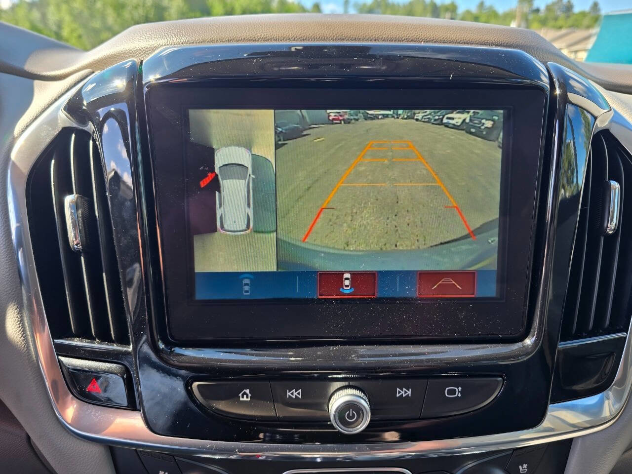 Used 2018 Chevrolet Traverse Premier image 19