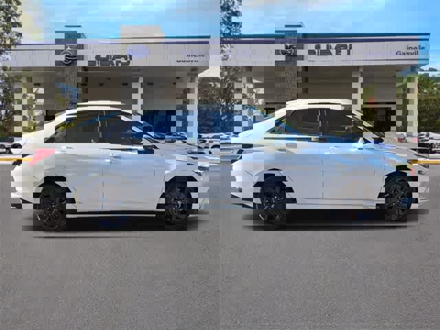 Used 2022 Hyundai Elantra SEL w/ Cargo Package image 6