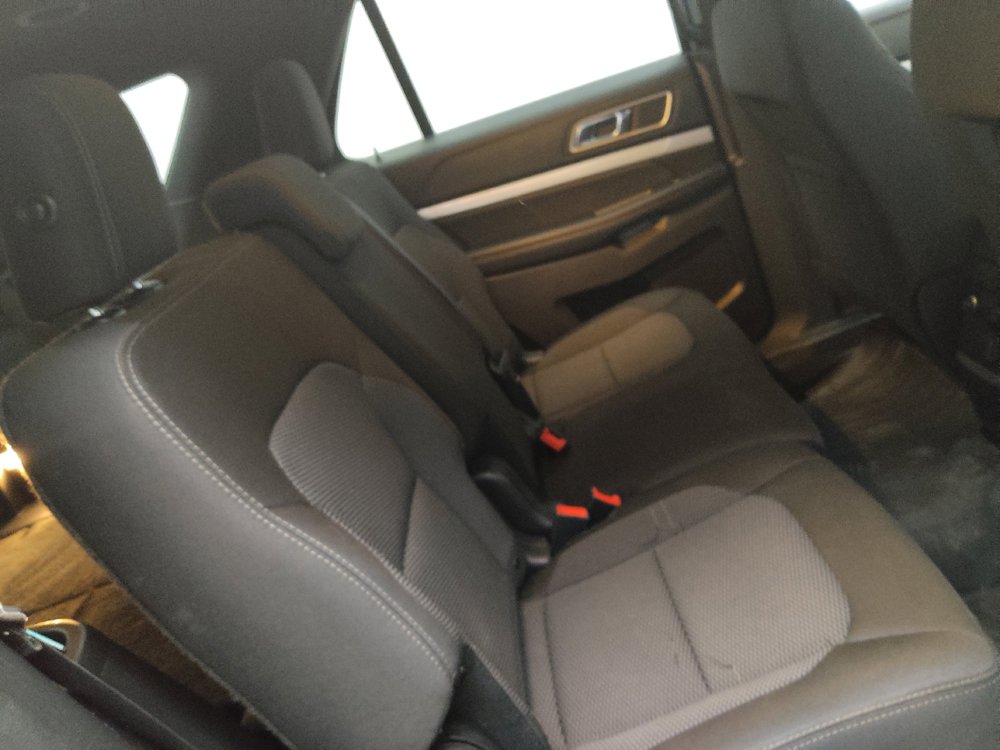 Used 2017 Ford Explorer XLT AWD/4WD image 19