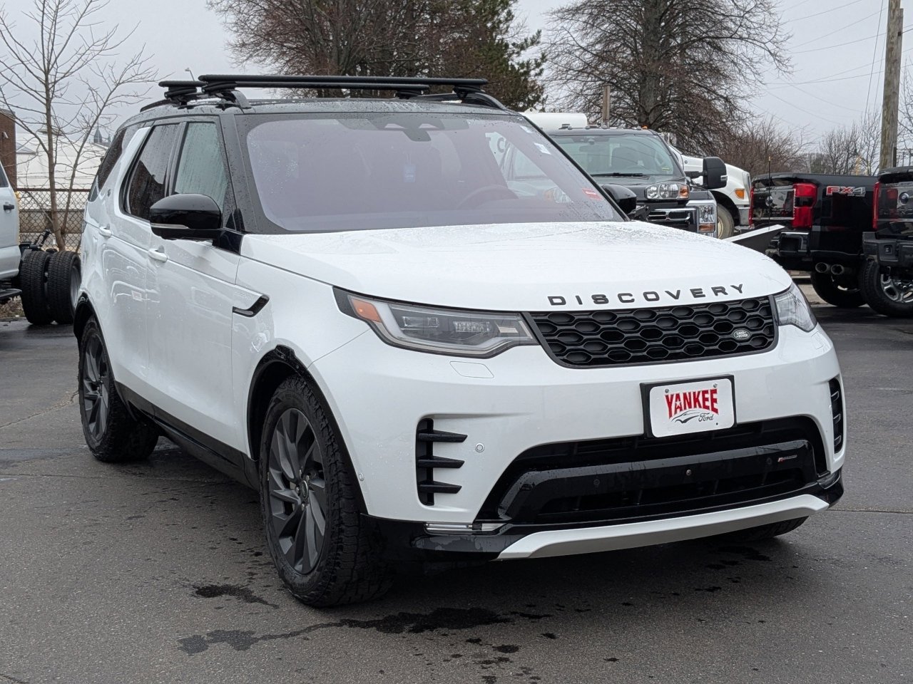 Used 2023 Land Rover Discovery S R-Dynamic AWD/4WD image 1