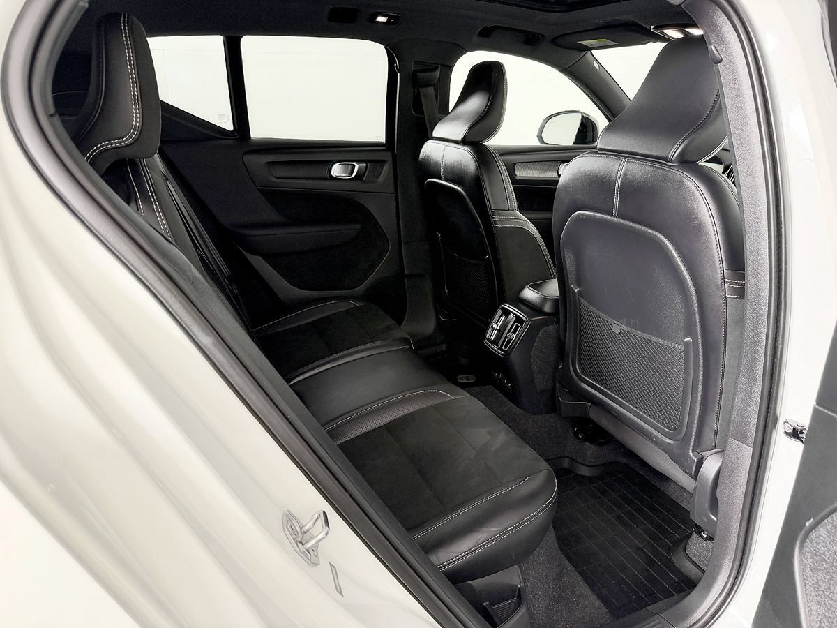 Used 2021 Volvo XC40 P8 Recharge w/ Advanced Package AWD/4WD image 32
