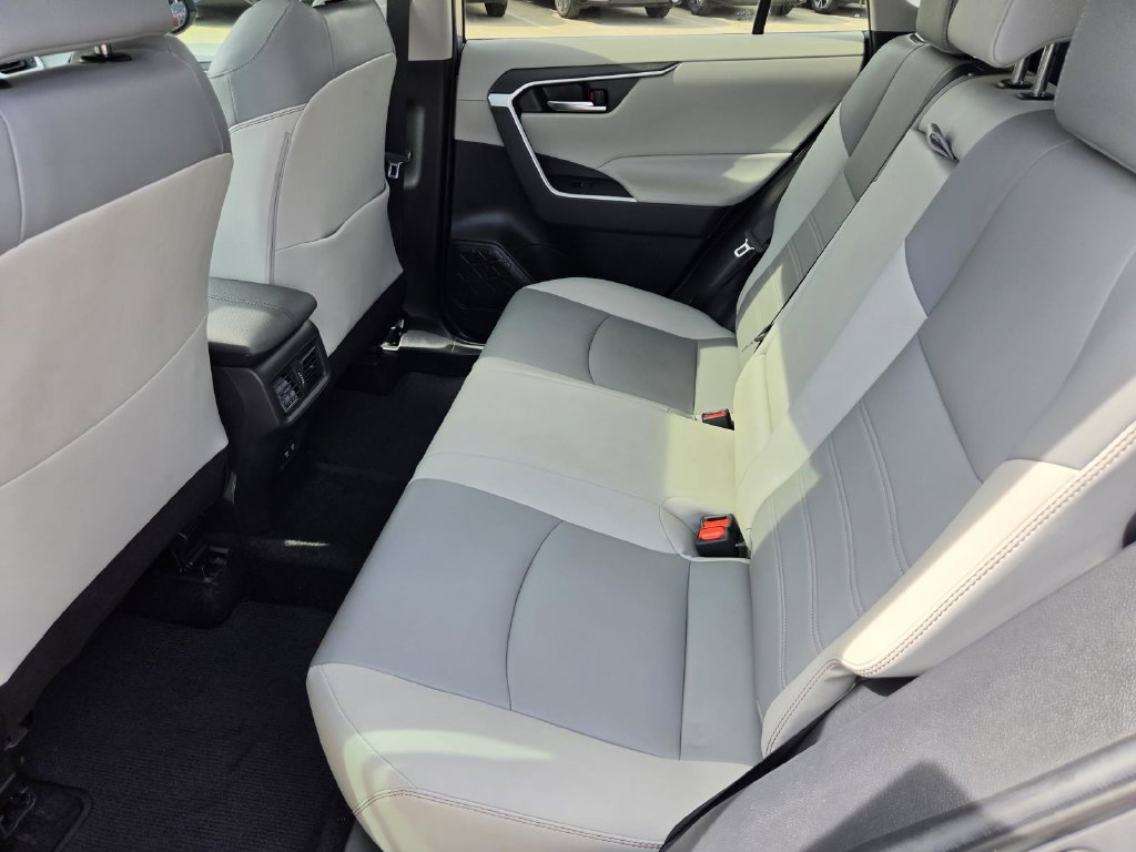 Used 2021 Toyota RAV4 XLE Premium FWD image 15
