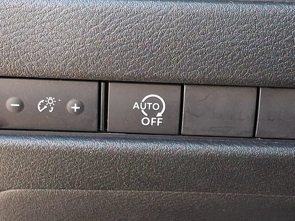 Used 2024 Nissan Rogue S AWD/4WD image 26