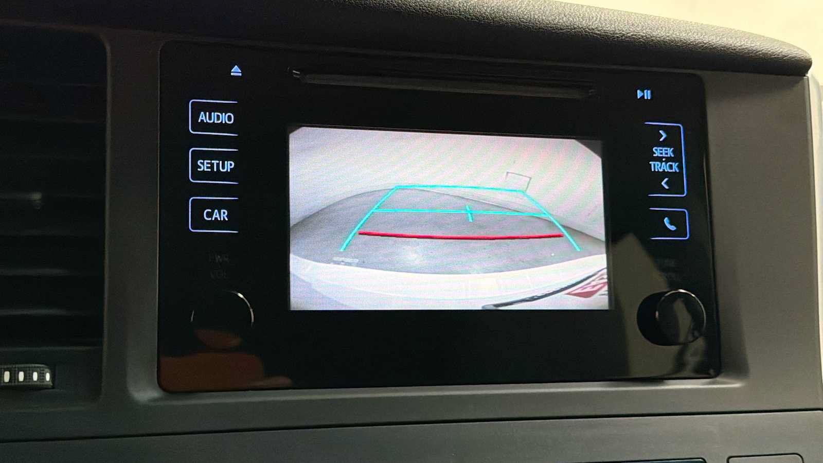 Used 2015 Toyota Sienna L FWD image 19