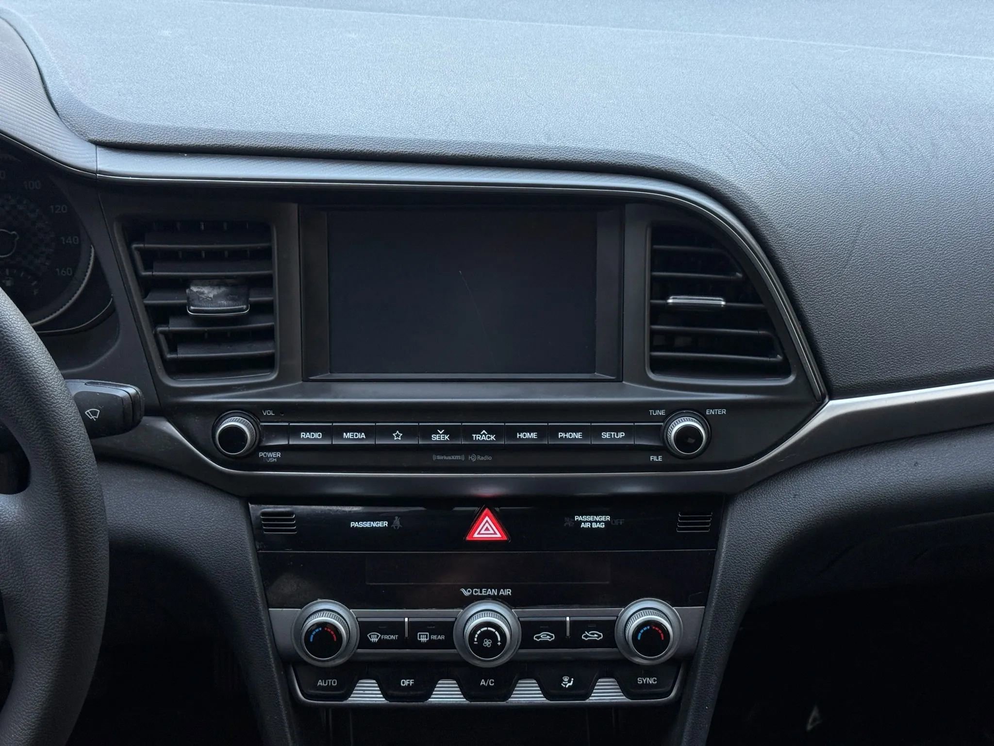 Used 2020 Hyundai Elantra SEL w/ Winter Weather Package image 33