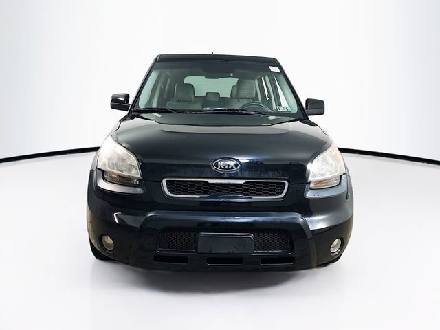Used 2011 Kia Soul ! FWD image 2