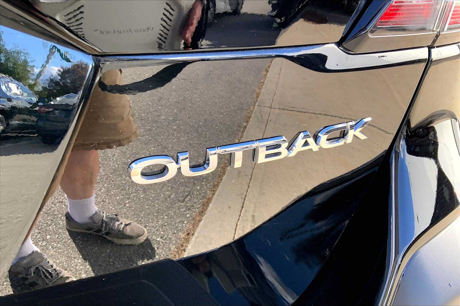 Used 2025 Subaru Outback Premium AWD/4WD image 11