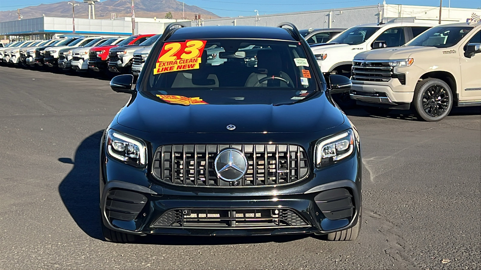 Used 2023 Mercedes-Benz GLB 35 AMG 4MATIC image 2